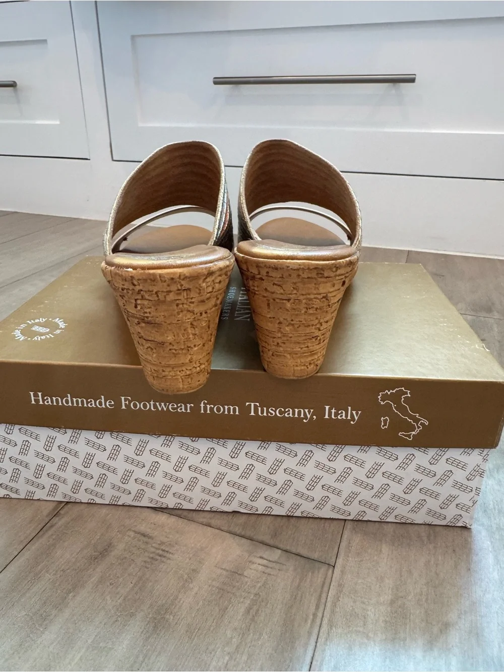 Italian Shoemakers chic wedge